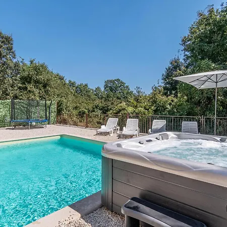 Holiday home Stunning In Trosti With Wifi Rojnici